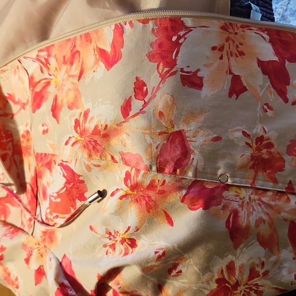 Beautiful Jacket - Picture 3 of 4